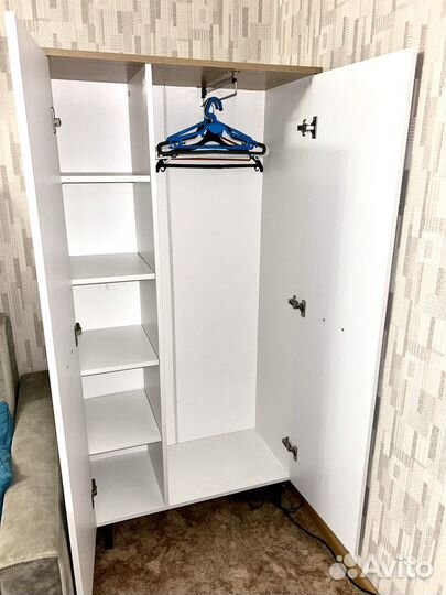 Шкаф распашной плательный