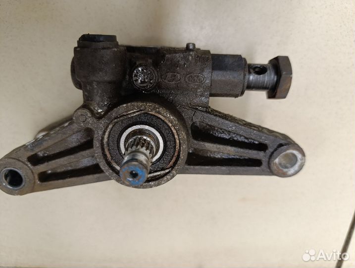 Б/У Б/У Насос гидроусилителя 571004L000