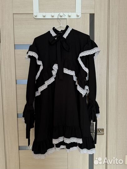 Платье женское с рюшами и воланами