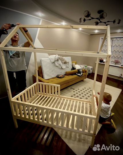 Детская кроватка 
