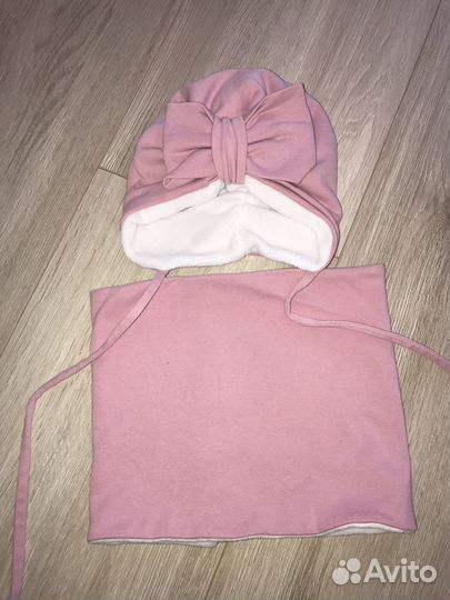 Шапки демисезонные для девочки 46-48. 50