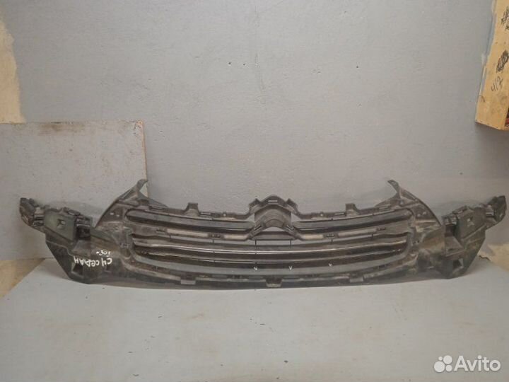 Решетка радиатора Citroen C4 2012