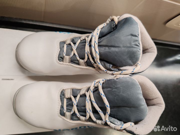 Лыжные ботинки. Размер 36