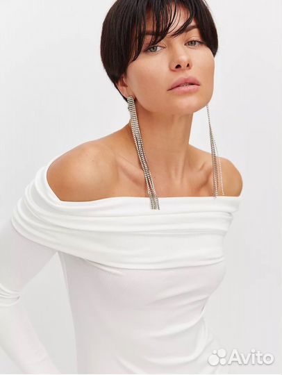 Лонгслив с открытыми плечами