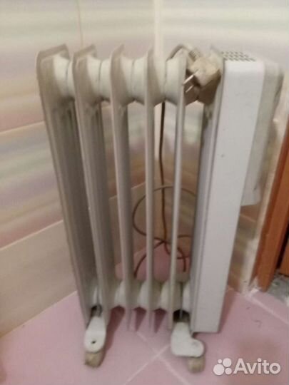 Электрический радиатор 5секций на колесиках