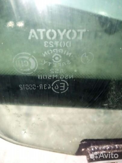 Toyota Previa переднее правое стекло