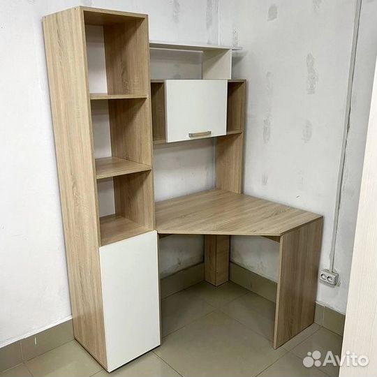 Компьютерный стол угловой