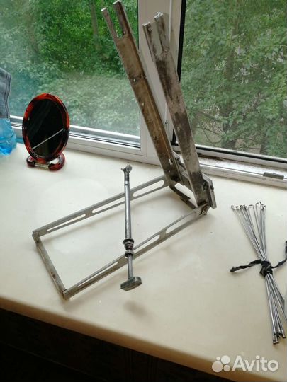 Станок для правки колес велосипеда