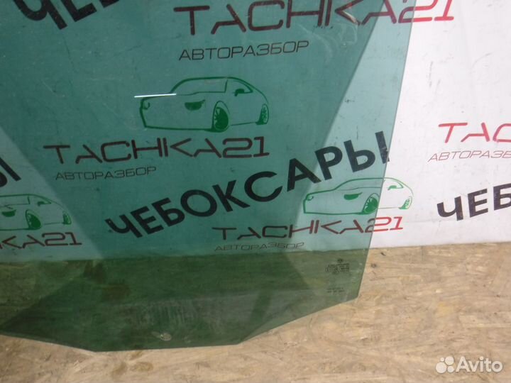 Стекло задней левой двери VW Tiguan (2007-2016)