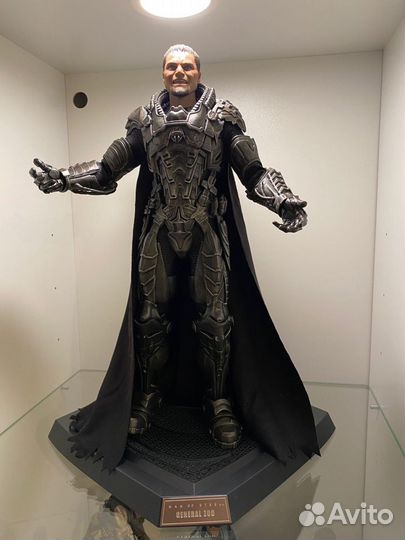 Hot toys фигурки (генерал Зод и Джор Эл)