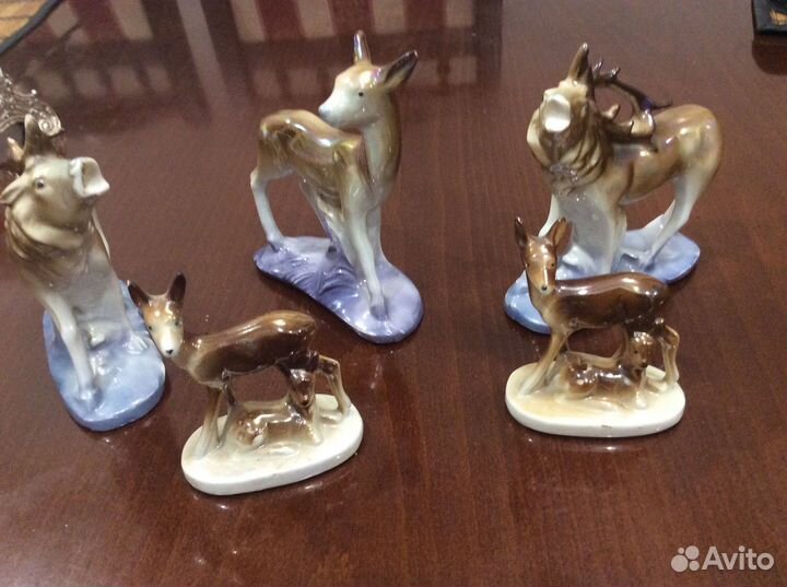 Фарфоровые статуэтки собаки