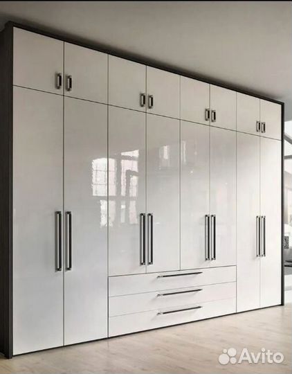 Маленький шкаф для студии