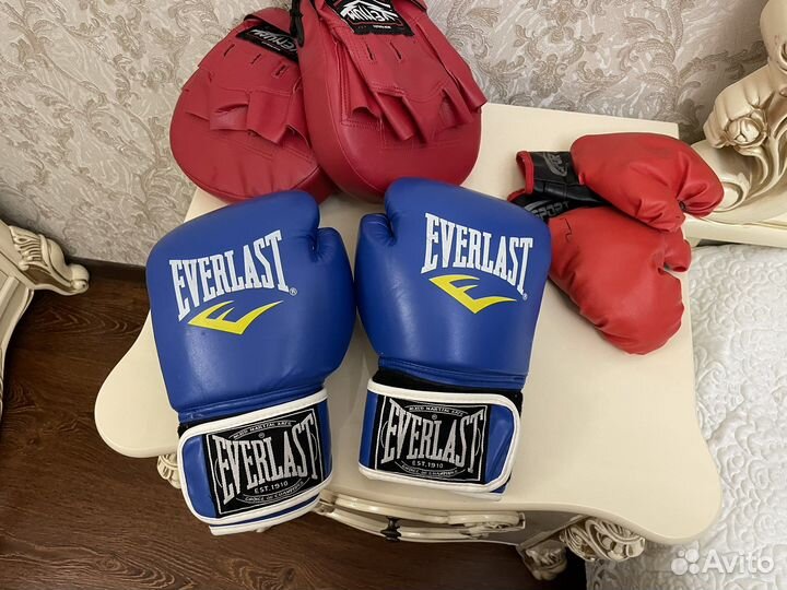 Боксерские перчатки,лапы и детские перчатки