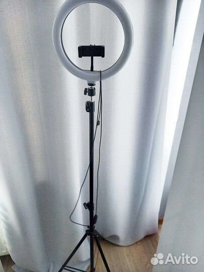 Кольцевая лампа со штативом
