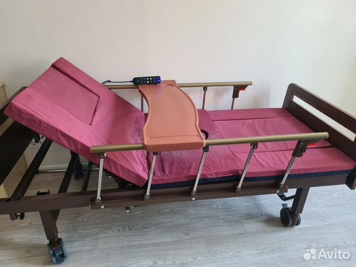 Кровать для лежачих больных с электроприводом