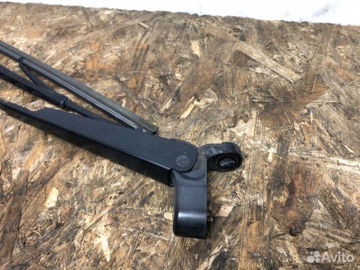 Поводок дворников задний Mercedes E-Class W211