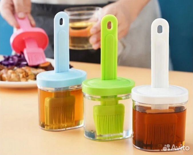 Емкость с силиконовой кисточкой, с крышкой.оптом