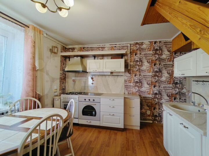 Дом 167,3 м² на участке 13,3 сот.