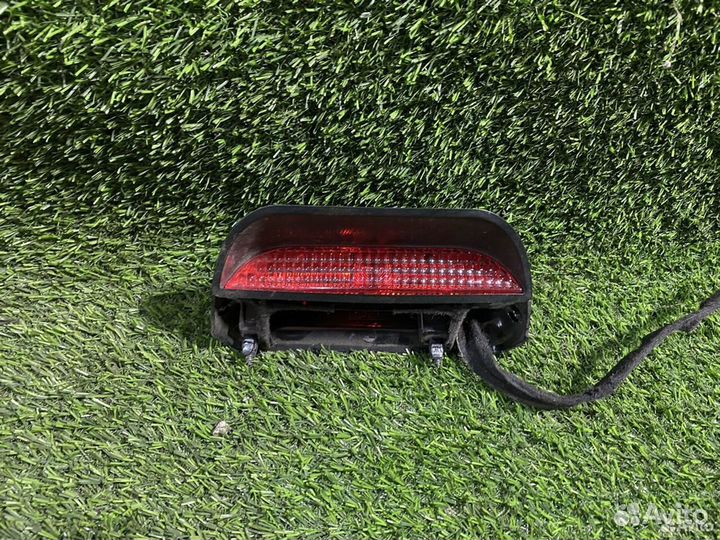 Фонарь стоп сигнал renault sandero 1