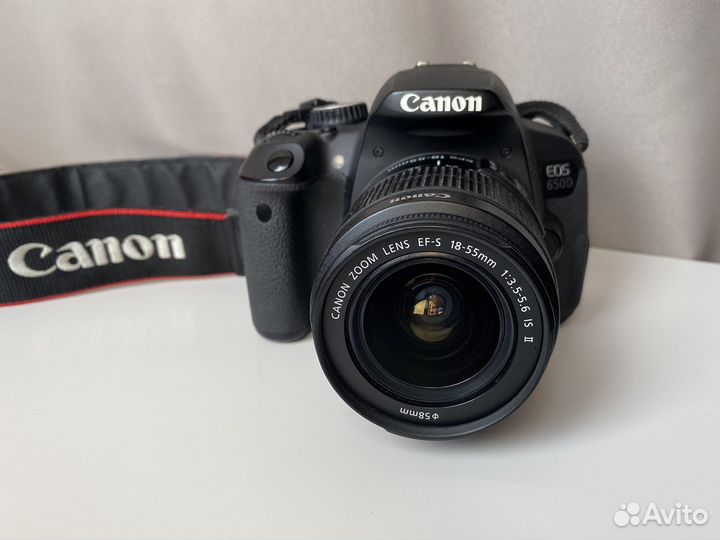 Зеркальный фотоаппарат Canon EOS 650D