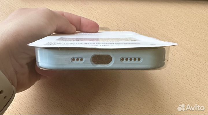Чехол на iPhone 14