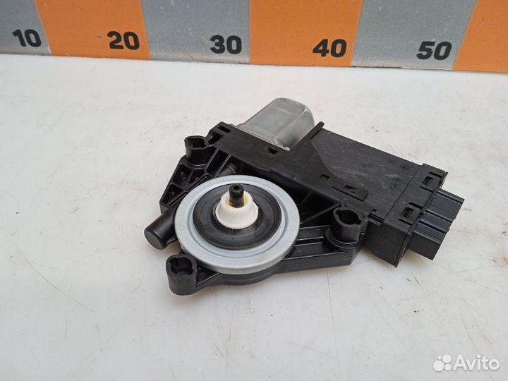 Моторчик стеклоподъемника Volvo XC90