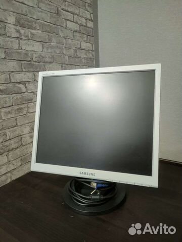 Монитор Samsung SyncMaster 720N