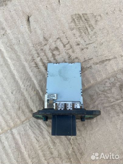 Резистор печки Kia Ceed 1 ED