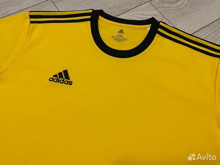 Спортивная футболка Adidas