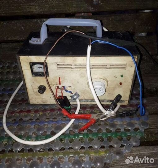 Зарядное устройство