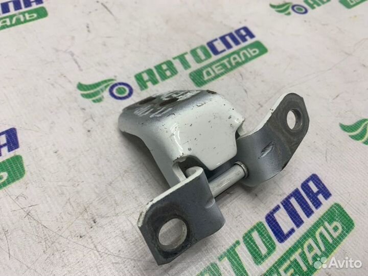 Петля двери передняя правая Mazda 6Gj/Gl седан