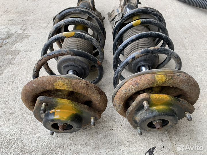 Амортизатор передний Nissan Almera N15