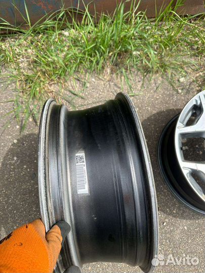 Оригинальные литые диски Subaru forester