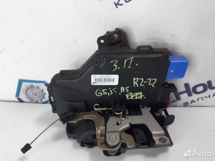 Замок двери задний правый Volkswagen Jetta 5