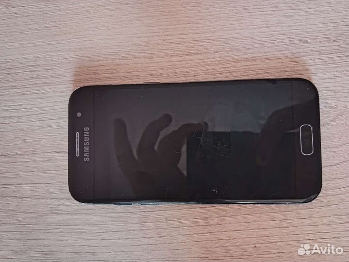Телефон Samsung galaxy a3 2017
