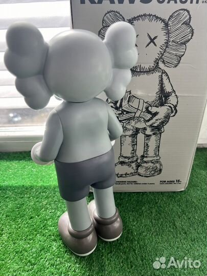 Игрушка kaws