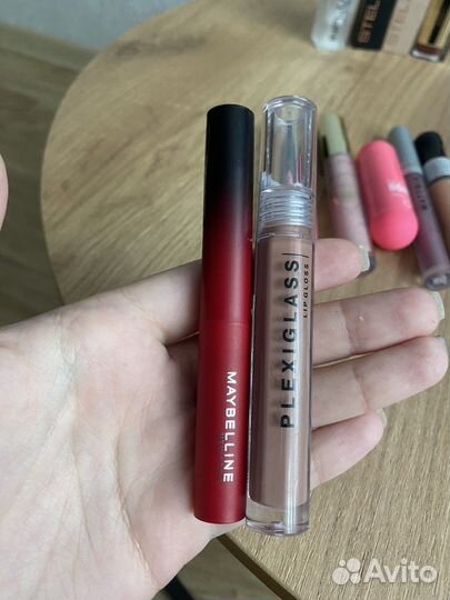 Помады для губ новые