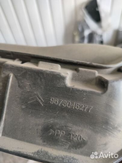 Кронштейн переднего бампера citroen DS4