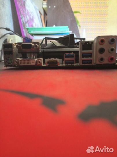 Материнская плата с процессором и памятью