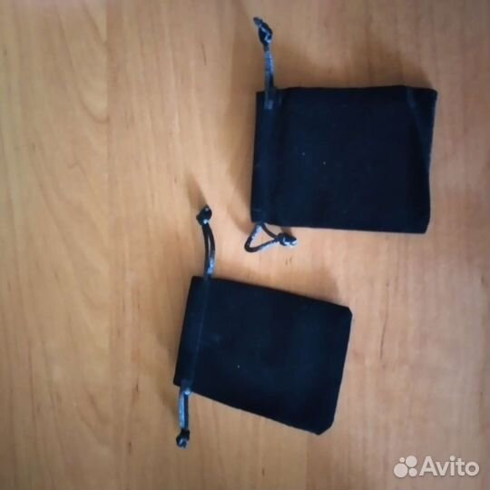 Коробочка и бархатный мешочек