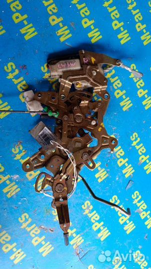 Замок двери задний правый Mazda Mpv LW3W