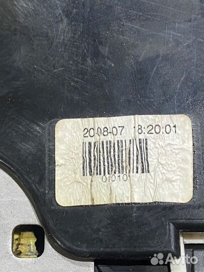 Замок передней левой двери Mercedes C W204