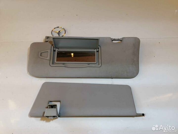 Солнцезащитный козырек серый справа Mercedes