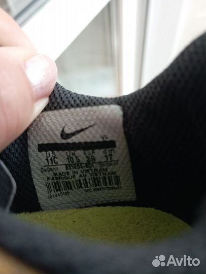 Футбольные бутсы nike детские