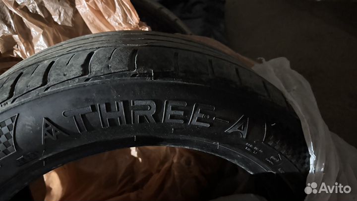 Three-A A168 215/55 R17 98Z