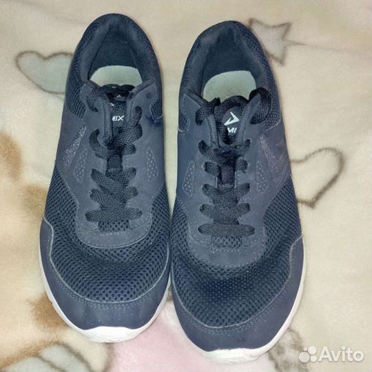 Кроссовки детские