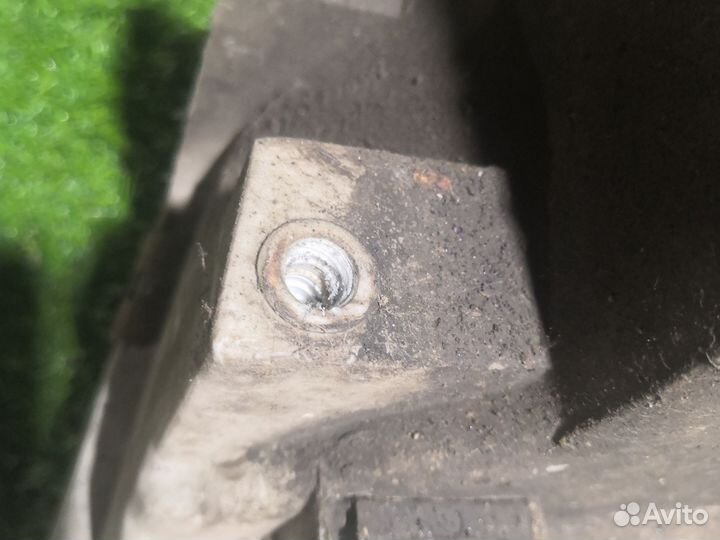 Фара передняя правая Volvo s40 1 дефект