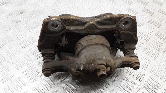 Суппорт тормозной передний правый toyota auris E15