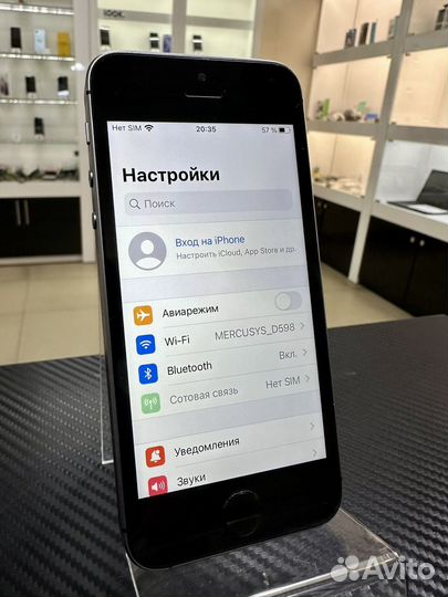 iPhone SE, 16 ГБ