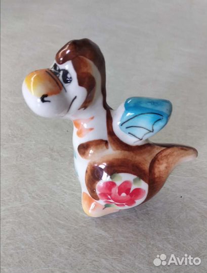 Фигурки фарфоровые